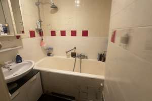 Dringend ein Nachmieter gesucht!! : 3-Zimmer-Wohnung in Pforzheim – Baumgärtnerstraße 12, 75175 Au, Pforzheim – Vorschaubild 3