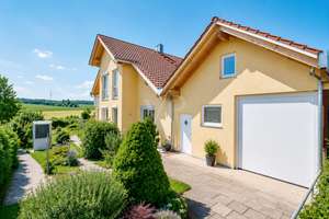 Zwei Generationen, ein besonderes Zuhause – großzügiges Zweifamilienhaus am Feldrand – Die vollständige Adresse der Immobilie erhältst du vom Anbieter., 74078 Kirchhausen, Heilbronn – Vorschaubild 3