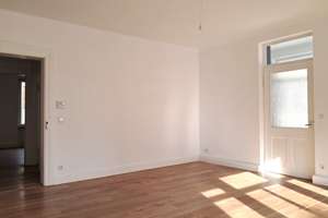 Stuttgart- Süd - Große 3 Zimmer Altbau-Wohnung mit Balkon – Die vollständige Adresse der Immobilie erhältst du vom Anbieter., 70199 Heslach, Stuttgart – Vorschaubild 5