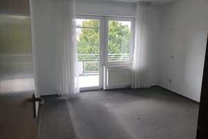 Helle 3-Zimmer-Wohnung mit Sonnenbalkon in Leverkusen-Schlebusch mit TG-Stellplatz – Odenthaler Str 29a, 51375 Schlebusch, Leverkusen – Vorschaubild 4