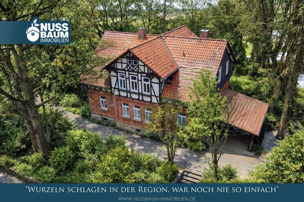 Immobilie in Hildburghausen - Vielseitige Fachwerk-Villa mit großem Garten in ruhiger Randlage - Bild 0