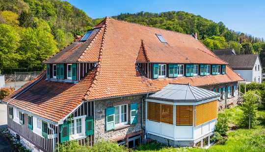 Bild von Denkmalgeschützte Metzendorf-Villa mit Nebengebäuden in schöner ruhiger Hanglage von Zwingenberg