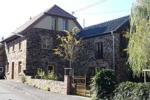 Haupthaus eines Bruchsteinanwesens in Höhenlage der Ahreifel – Kapellenstr. 2, 53520 Ahrweiler (Kreis) – Vorschaubild 1