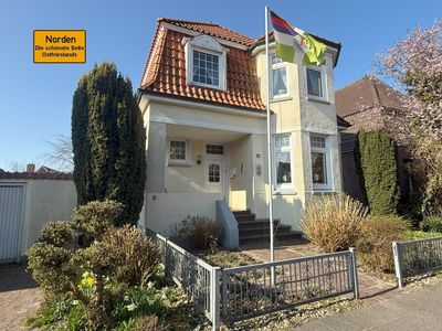 Vornehme Jugenstilvilla als Mansardendachbau mit gelungener Aufteilung in zentraler Lage von Norden