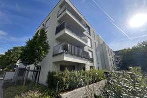 Neuwertige Vierzimmerwohnung mit Terrasse, Küche und Stellplatz in Wiesbaden-Rheingauviertel