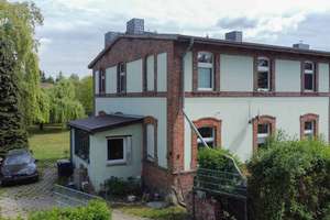 Doppelhaushälfte in Werder – für ein naturverbundenes und selbstbestimmtes Familienleben – Die vollständige Adresse der Immobilie erhältst du vom Anbieter., 17089 Werder – Vorschaubild 1