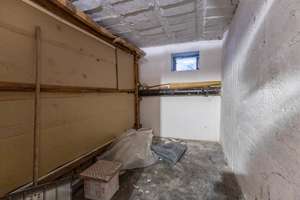 Renovierungsbedürftige 2-Zimmer-Wohnung mit Balkon und Außenstellplatz im Augustinviertel! – Die vollständige Adresse der Immobilie erhältst du vom Anbieter., 85053 Südost, Ingolstadt – Vorschaubild 11
