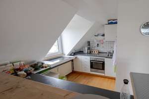 Oberkassel! Großzügige Dachgeschosswohnung mit Panoramafenster – Die vollständige Adresse der Immobilie erhältst du vom Anbieter., 40547 Oberkassel, Düsseldorf – Vorschaubild 4