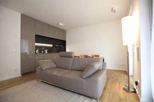 !!! NEUwertig / Exklusiv / Vollmöbliert / Toplage / Privat / Erstbezug / in Frankfurt am Main !!!