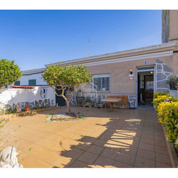 Erdgeschosswohnung mit großem Patio in Mahón, Menorca