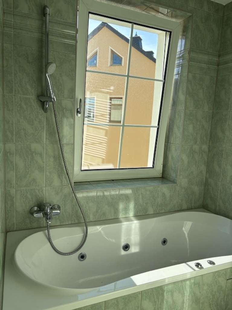 Immobilie in Zwickau - Zwickau- Oberplanitz, Mehrfamilienhaus mit Potenzial - Bild 1