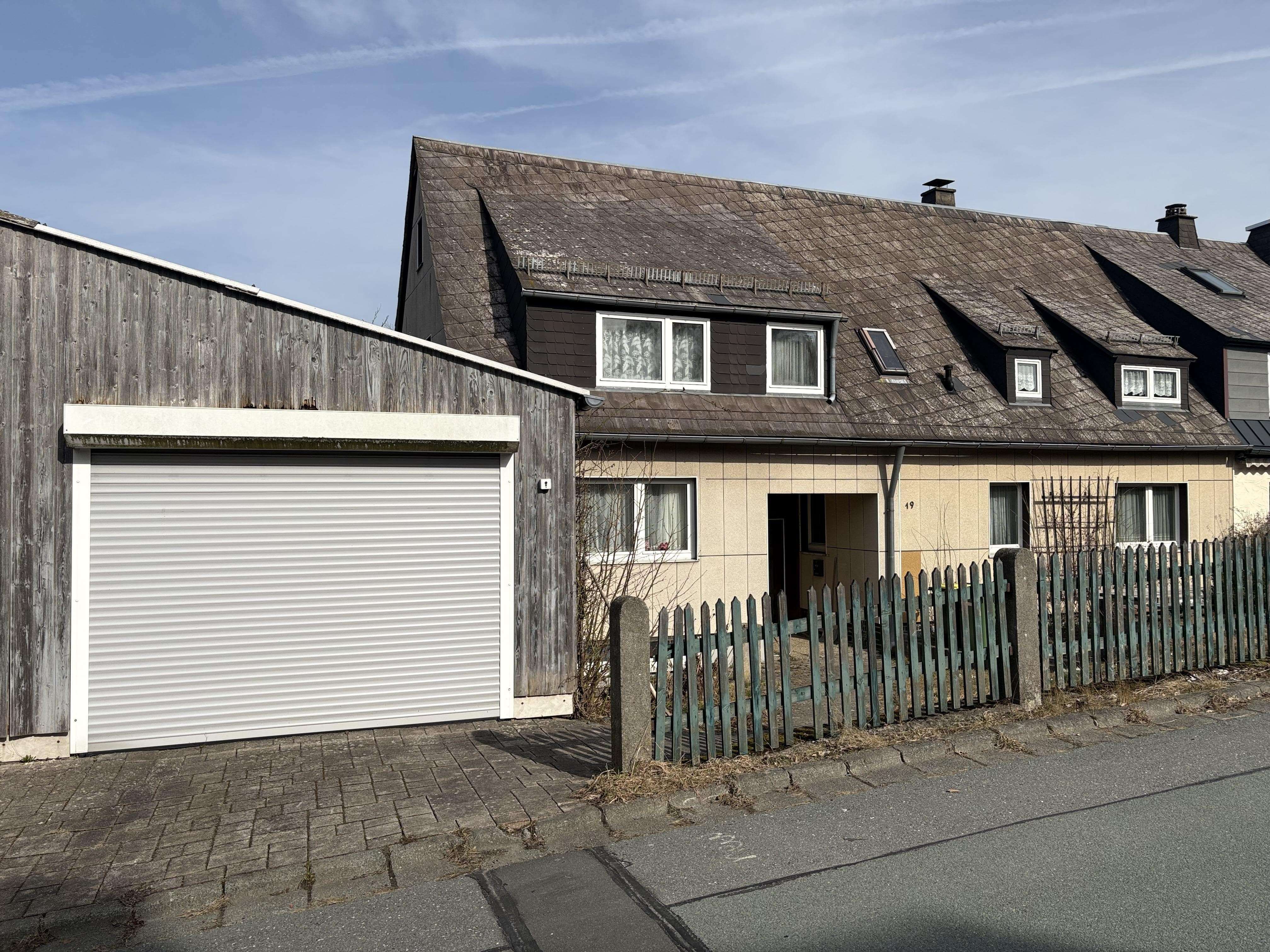 Große Doppelhaushälfte in Geroldsgrün, Hof Kreis – Bild 2