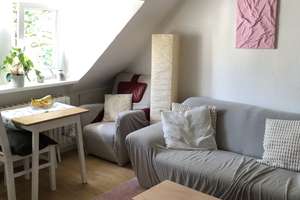 Ruhige, gemütliche 2-Zi. -DG-Wohnung mit EBK , D.-Derendorf Nähe HSD,  von privat