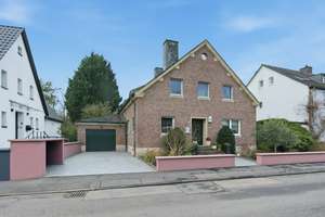Stilvolles Einfamilienhaus in zentraler Lage von Rodenkirchen – Die vollständige Adresse der Immobilie erhältst du vom Anbieter., 50996 Rodenkirchen (Ortsteil), Köln – Vorschaubild 2