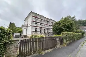 KÜRZLICH FRISCH SANIERT! Villa komplett erwerbbar! Mehrparteienhaus mit vier Einheiten! – Weinbergstraße 9, 42553 Mettmann (Kreis) – Vorschaubild 1