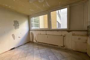 Rohdiamant zum Schleifen bereit!
Erdgeschosswohnung mit Blick ins Grüne – 67063 Friesenheim, Ludwigshafen am Rhein – Vorschaubild 2