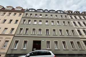Zauberhafte Zwei-Zimmer-Wohnung mit Balkon, Echtholzparkett und Wannenbad – 4318 Anger-Crottendorf, Leipzig – Vorschaubild 3