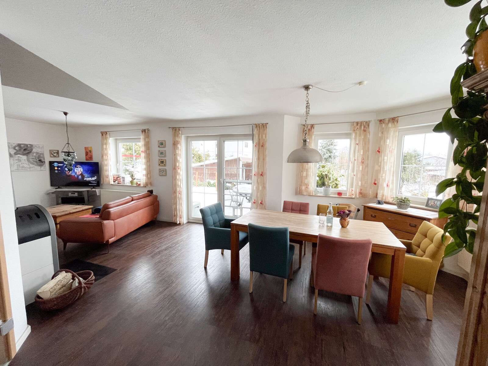 Immobilie in Zweiflingen - Ruhige Lage -Familienfreundliches Einfamilienhaus mit Garten - Bild 1