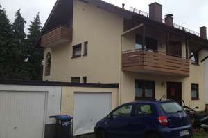 schöne 3 ZKB mit Balkon und Garten sowie Garage in 3 FH