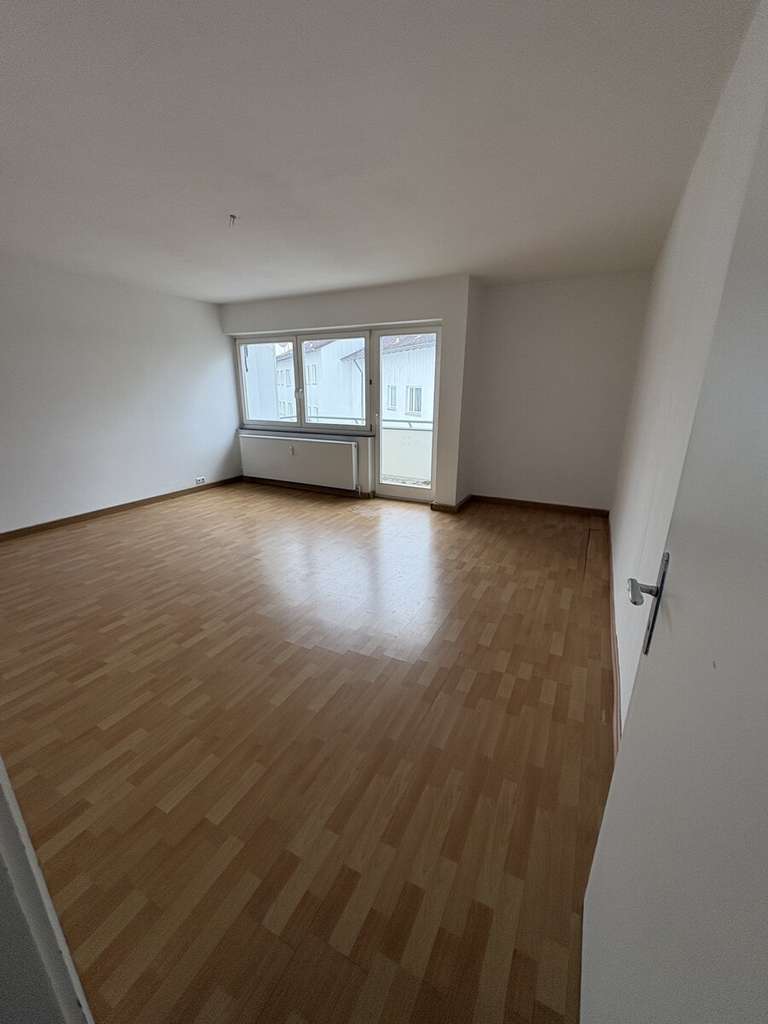 Immobilie in Amberg - Helle 3-Zimmer-Wohnung mit Balkon zum Schnäppchenpreis – sofort verfügbar - Bild 4