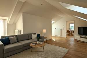 Zentrale Lage 
Sanierte 2-Zimmer-Wohnung – Die vollständige Adresse der Immobilie erhältst du vom Anbieter., 70372 Cannstatt-Mitte, Stuttgart – Vorschaubild 1