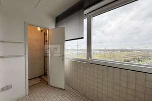 Wohnen im 7. Stock: 3-Zimmer-Wohnung mit Aufzug und Weitblick! – Die vollständige Adresse der Immobilie erhältst du vom Anbieter., 50677 Neustadt/Süd, Köln – Vorschaubild 4