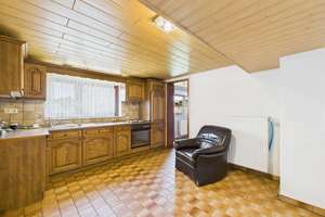 Doppelhaushälfte mit Potenzial – Gestalten Sie Ihr neues Zuhause selbst in Friedberg-Bruchenbrücken – Die vollständige Adresse der Immobilie erhältst du vom Anbieter., 61169 Friedberg (Hessen) – Vorschaubild 6
