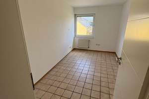 Lebendige Nachbarschaft: 3-Zimmer-Wohnung in Trier-Kürenz – Domänenstraße 109, 54290 Kürenz, Trier – Vorschaubild 2