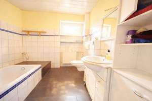 Wohn- und Geschäftshaus mit 2 Wohneinheiten und großer Gewerbefläche in TOP-Lage – Kieler Straße 0, 25551 Hohenlockstedt – Vorschaubild 11