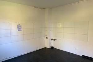 Sanierte 2-Zimmer-Wohnung in Velbert mit großer Küche – Am Kostenberg 52, 42549 Velbert-Mitte, Velbert – Vorschaubild 3