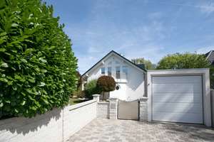Modernes, freistehendes Einfamilienhaus  in ruhiger Wohnlage – Die vollständige Adresse der Immobilie erhältst du vom Anbieter., 63128 Dietzenbach – Vorschaubild 1
