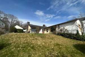 Reserviert! Winkelbungalow mit Sonnengarten - 700 m² - Garage - freistehend - bezugsfrei – Rheinisch-Bergischer Kreis – Vorschaubild 1