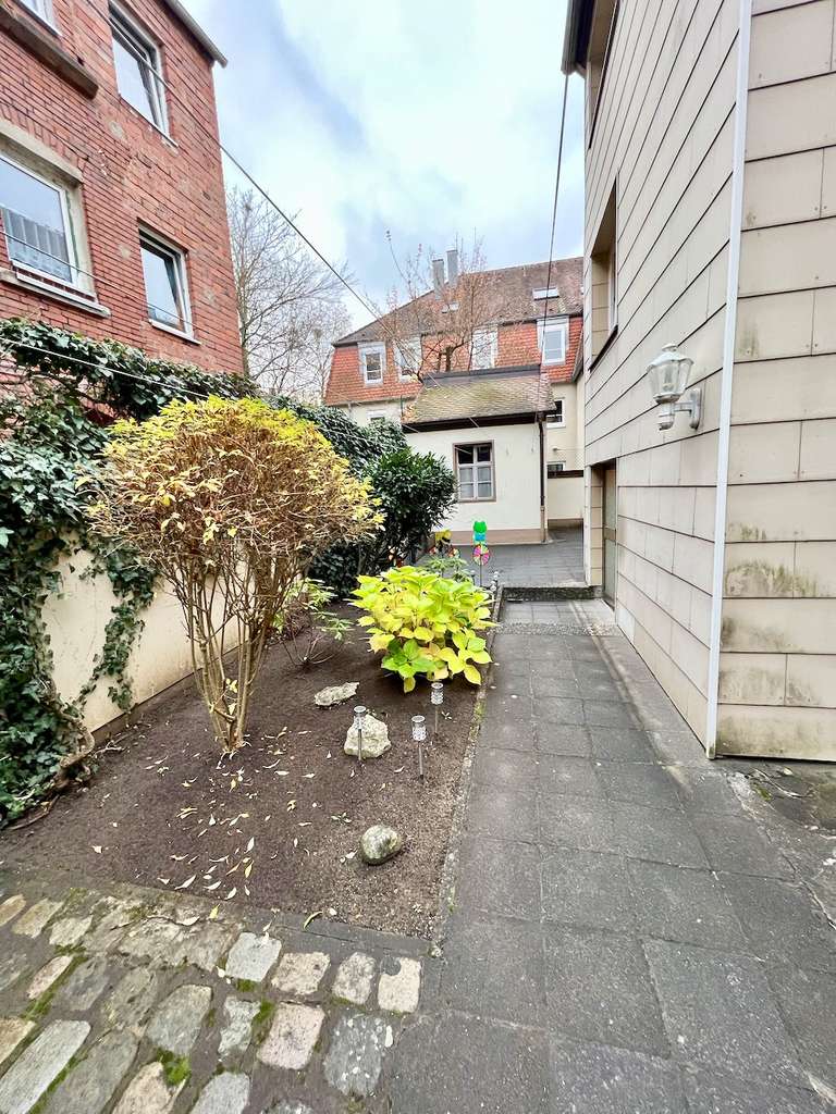 Immobilie in Fürth - Schönes 5- bis 6-Parteienhaus im Herzen von Fürth - Bild 4