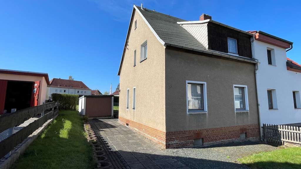 Immobilie in Werdau - Kleines Haus mit großen Möglichkeiten! - Bild 0
