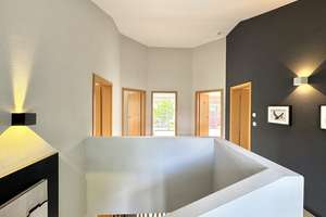 Modernes, freistehendes Architektenhaus mit Doppelgarage in Höhenkirchen – Die vollständige Adresse der Immobilie erhältst du vom Anbieter., 85635 Höhenkirchen-Siegertsbrunn – Vorschaubild 10