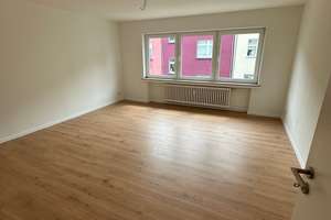 Frisch saniert: 3-Zimmer-Wohnung mit Balkon und Einbauküche