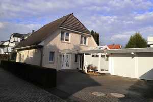 Hochwertiges Einfamilienhaus mit Terrasse und kleinem Garten in sehr zentraler, ruhiger Lage