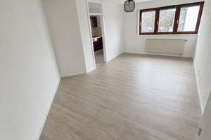 Stadtnah und ruhig: Gut geschnittene 2-Zi.-Wohnung mit Balkon & Tiefgarage - fußläufig zum Bahnhof – Alzentalstraße 2, 71083 Herrenberg – Vorschaubild 3