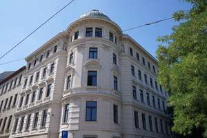 Direkt im Zentrum - Teilmöblierte 3-Raumwohnung mit Einbauküche