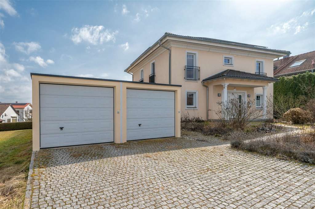 Immobilie in Fürstenzell - Energieeffizienz A+: Attraktives Toskana-Haus auf sonnigem Grund - Bild 1