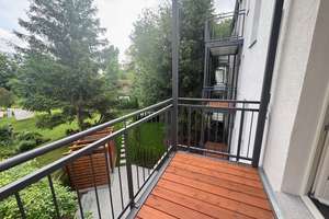 Ruhig und grün! * Dunkles Parkett * Fußbodenheizung * Balkon * Wanne & Dusche * LED-Licht – Gregor-Fuchs-Straße 41, 4318 Anger-Crottendorf, Leipzig – Vorschaubild 3