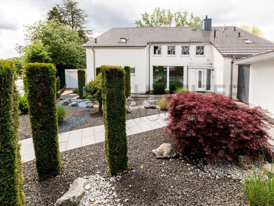 Vorgarten im asiatischen Stil