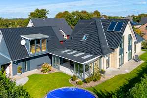Wohn-Highlight mit Stil und viel Platz: modernes Einfamilienhaus nahe Nordsee und Husum. – Die vollständige Adresse der Immobilie erhältst du vom Anbieter., 25860 Horstedt – Vorschaubild 3