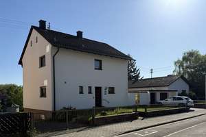 Freistehendes Einfamilienwohnhaus mit Traumgrundstück – Die vollständige Adresse der Immobilie erhältst du vom Anbieter., 76228 Palmbach, Karlsruhe – Vorschaubild 2