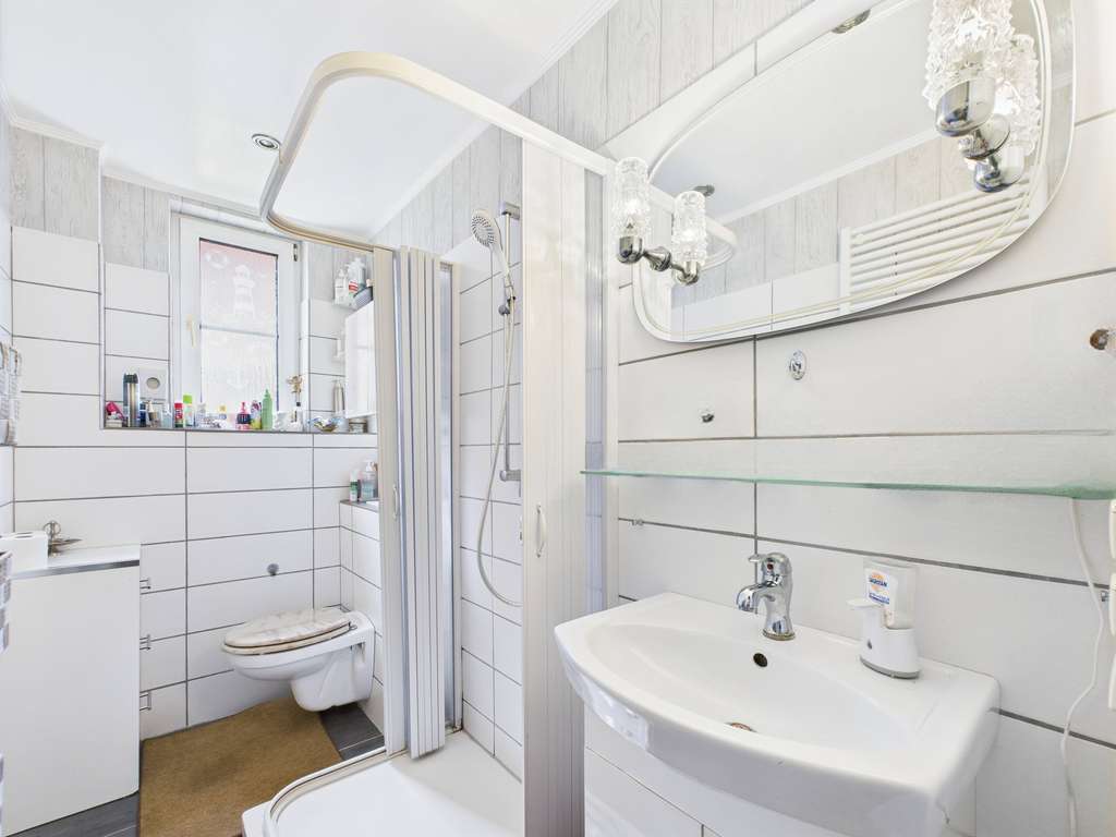 Immobilie in Zeven - Charmantes Einfamilienhaus mit großzügigem Garten und individuellem Gestaltungsspielraum - Bild 3