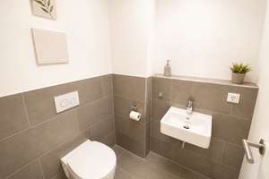 Großzügige und moderne Penthouse Wohnung – Im Förstlen 5, 72555 Metzingen – Vorschaubild 9
