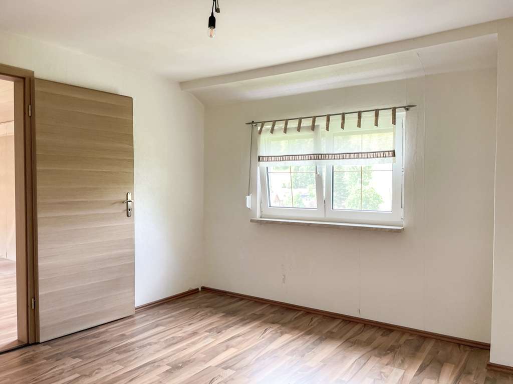 Immobilie in Klingenthal - Ihr neues Zuhause in Klingenthal – mit fast 4.000 m² Grund und viel Potential! - Bild 0