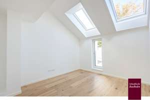 Schönberg: Exklusive 5-Zi.-Maisonette mit Dachterrasse, EBK mit Kochinsel & Parkett +++ – Parasolstraße 29, 70599 Schönberg, Stuttgart – Vorschaubild 11