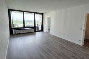 Frisch modernisiertes Apartment mit Balkon und Fernblick, separate Küche, neues Duschbad, Aufzug – Friedensstraße 114, 51145 Urbach, Köln – Vorschaubild 2