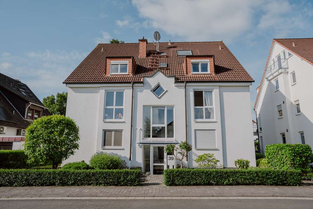 Traumhafte Maisonettewohnung im 2. OG mit 180°-Weitblick in Bad Homburg